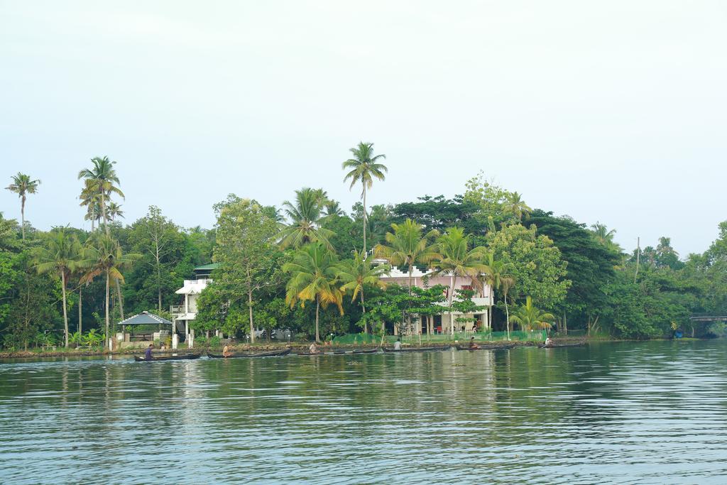 Orchid Lake View Homestay Alappuzha Extérieur photo