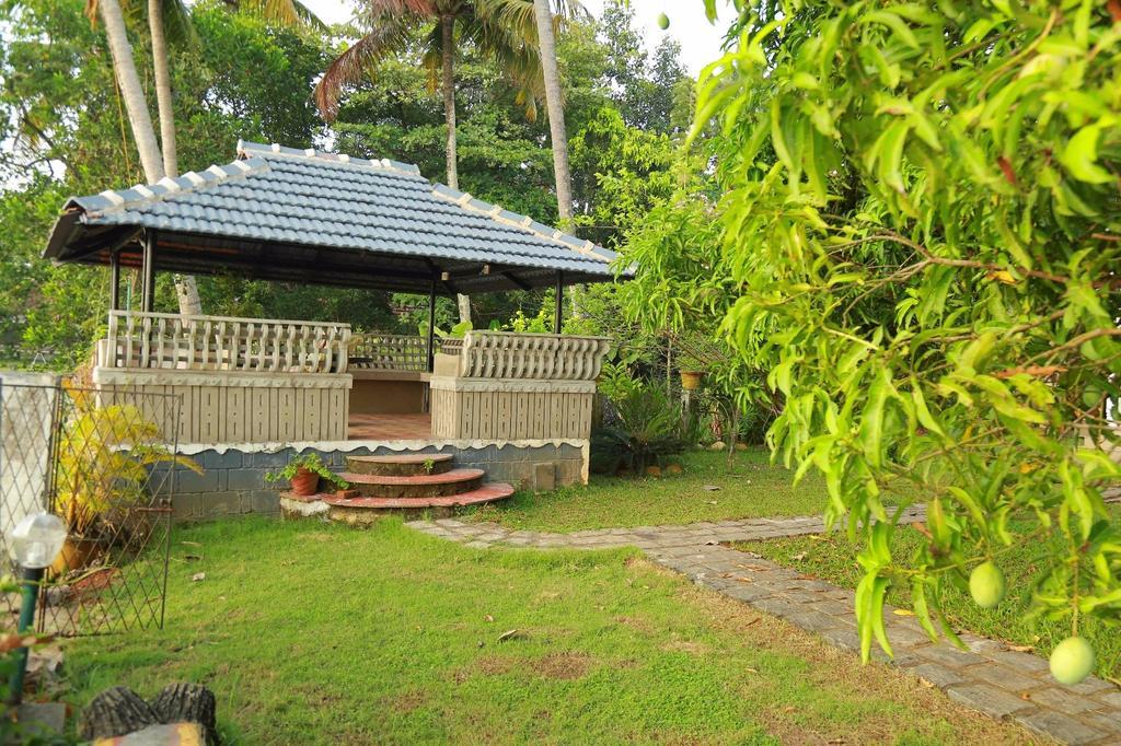 Orchid Lake View Homestay Alappuzha Extérieur photo